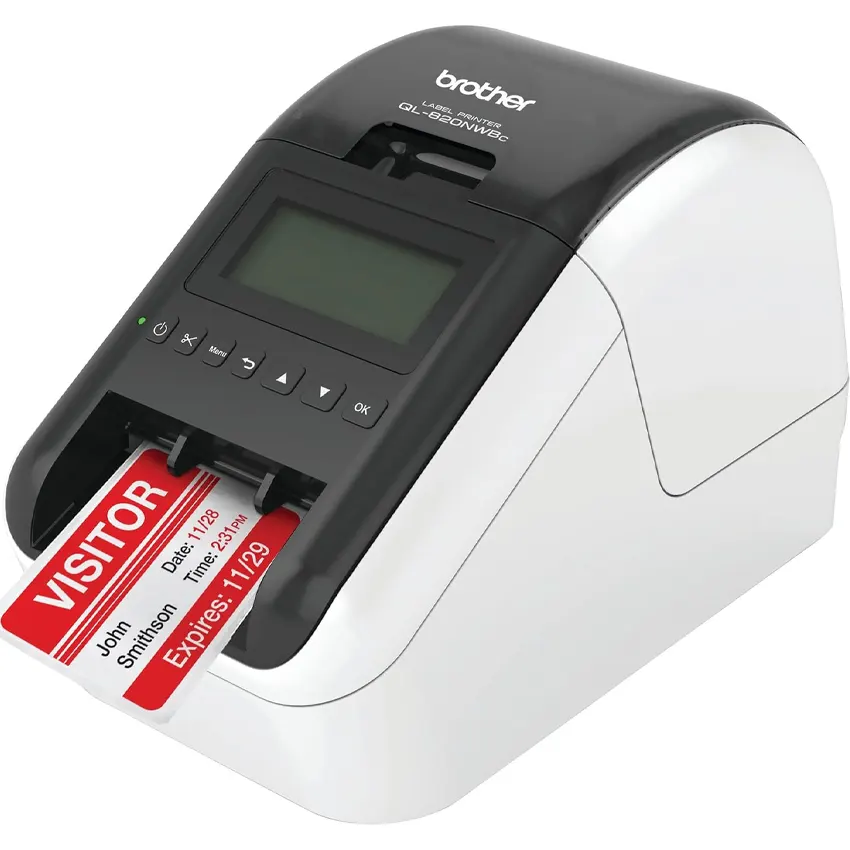 Vista lateral izquierda Brother QL-820NWB pantalla LCD retroiluminada rollo DK cargado